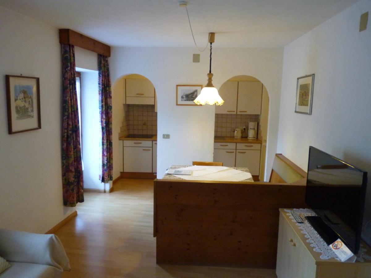 Schlosshof Zu Montani Morter Exteriör bild